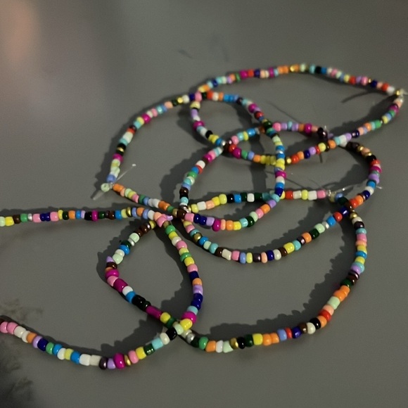 Handmade 5 pack of beaded multicolor bracelets - Picture 3 of 4